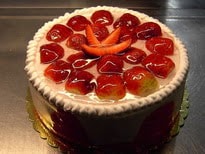 Taze Üretilmiş 4-6 Kişilik Çilekli Yaş Pasta Samsun pasta